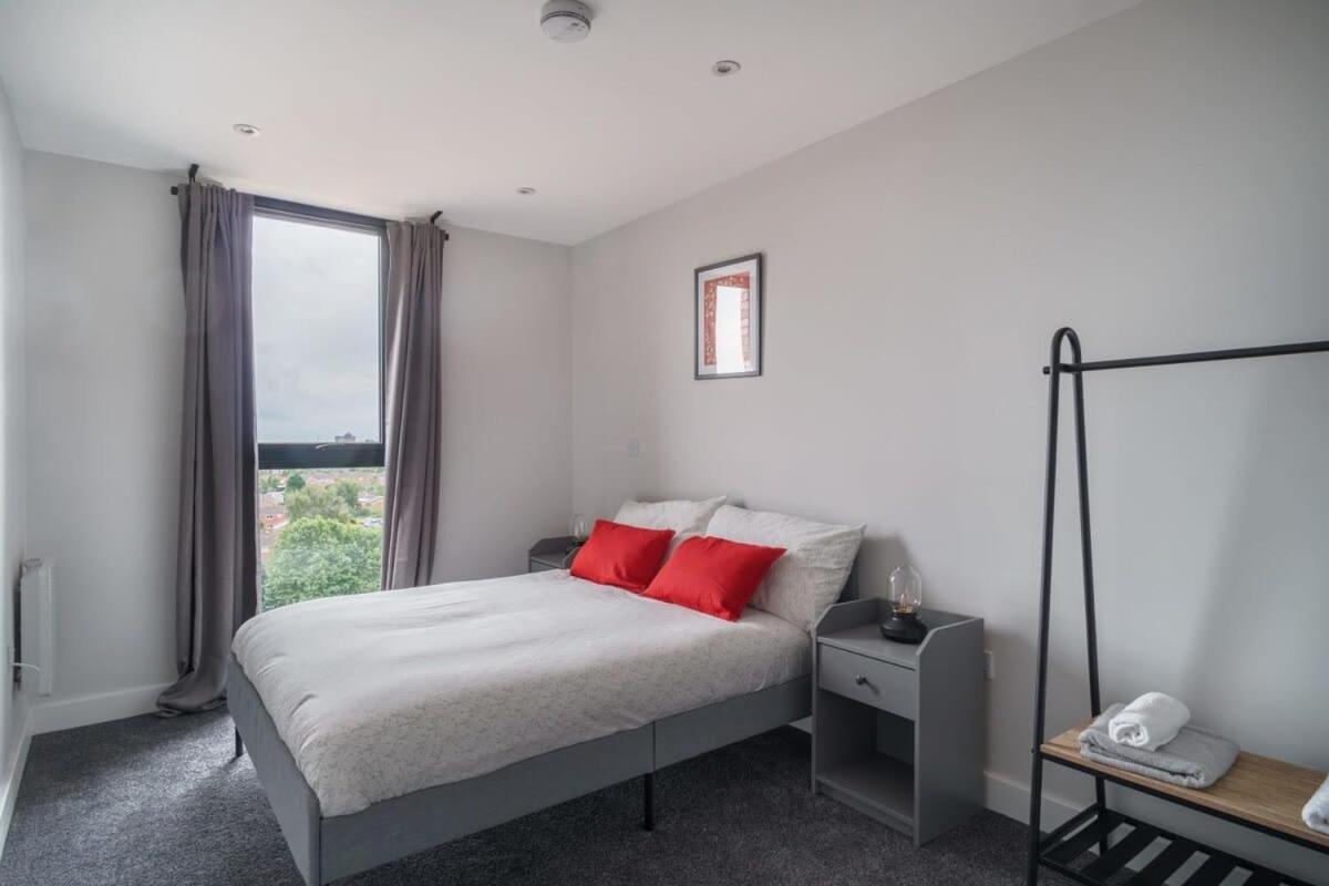 Fantastic 3 Bedroom Manchester Apartment Exterior foto